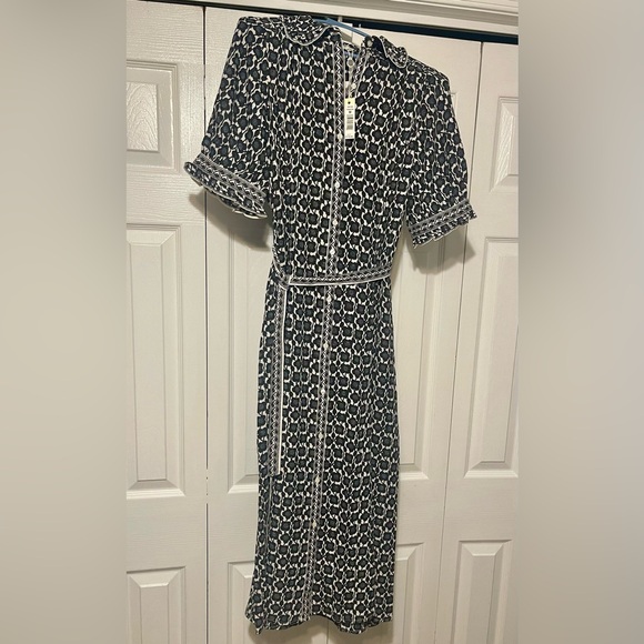 Dresses & Skirts - NWT Button-down Dress size M